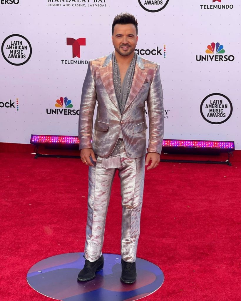 Latin AMAS 2022 Los Mejores Looks De La Alfombra Roja FMDOS