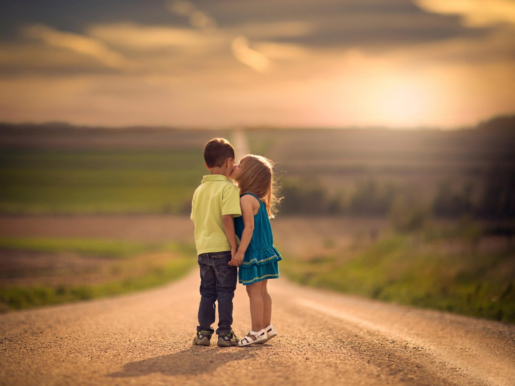 pareja de enamorados niños