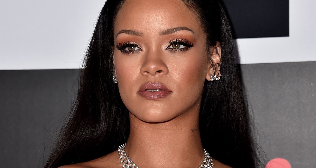 Rihanna Se Convirtió En Diseñadora Para Reconocida Marca De Ropa — Fmdos