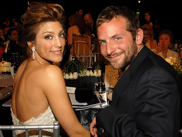 Bradley Cooper y Jennifer Esposito, duraron 4 meses juntos. 