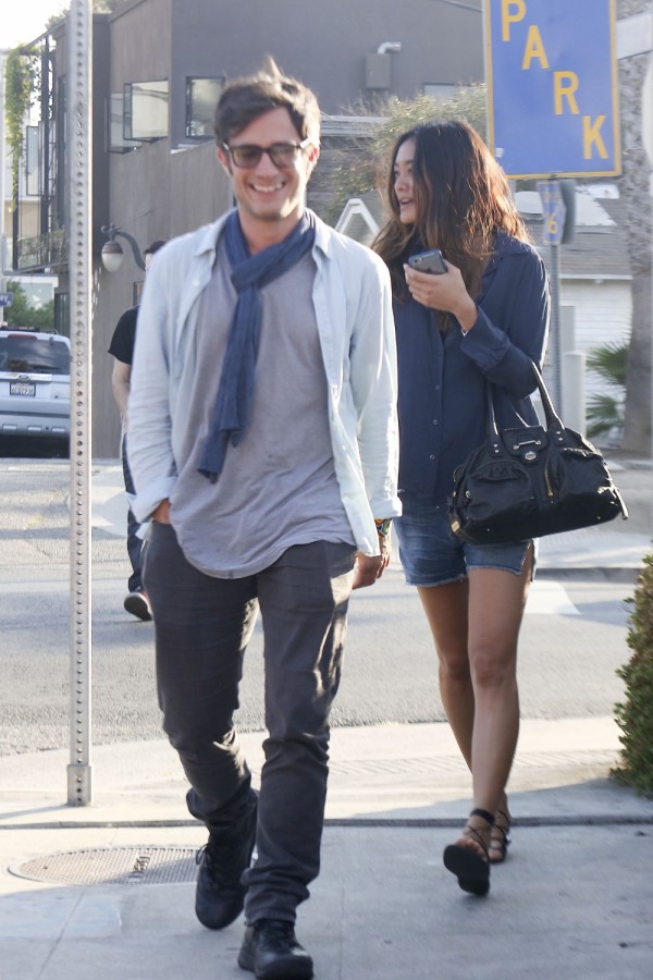 gael-garcia-bernal-nueva-novia-los-angeles-fotos-2016-5-600x900-a