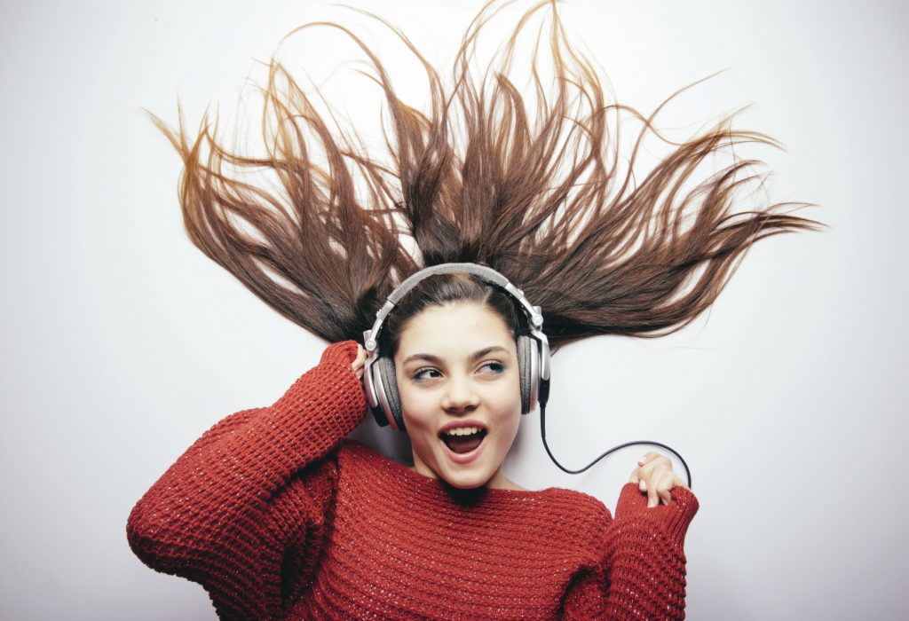 istock_000036450854_happy-music