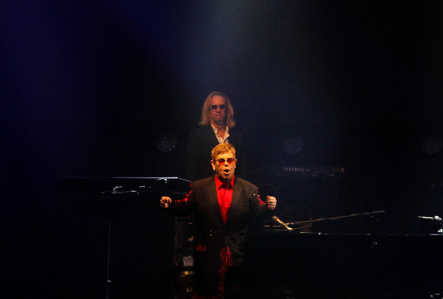 Elton John contrajo infección bacterial en Chile