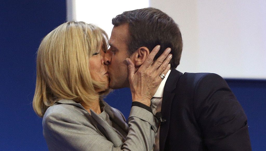 Emmanuel Macron y su esposa