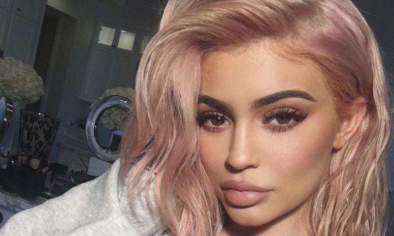 Kylie Jenner se muestra sin una gota de maquillaje y revoluciona las redes sociales