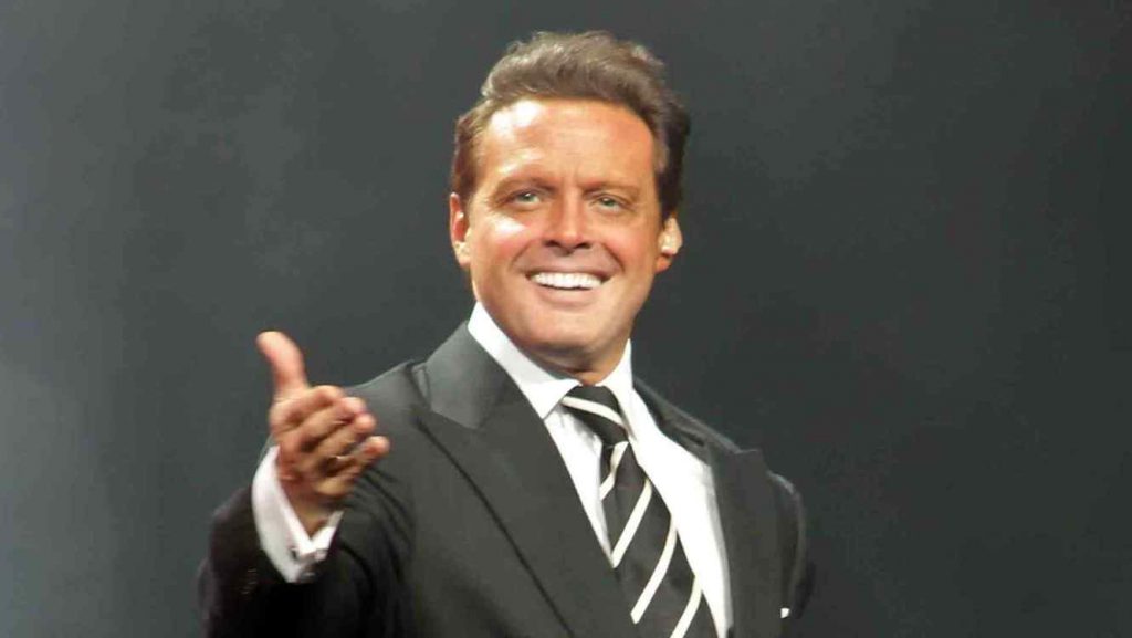 ¿Qué le pasó al rostro de Luis Miguel?