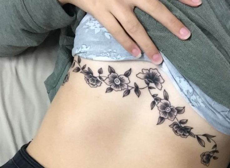 Underboob, la nueva moda en tatuajes