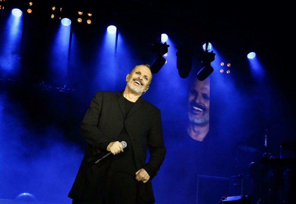 Miguel Bosé en concierto