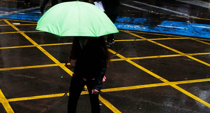 Sistema frontal que afectará a gran parte del país trae intensas lluvias, marejadas y vientos