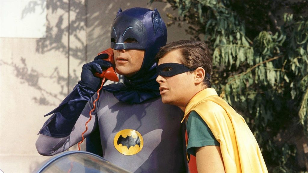 Adam West como Batman