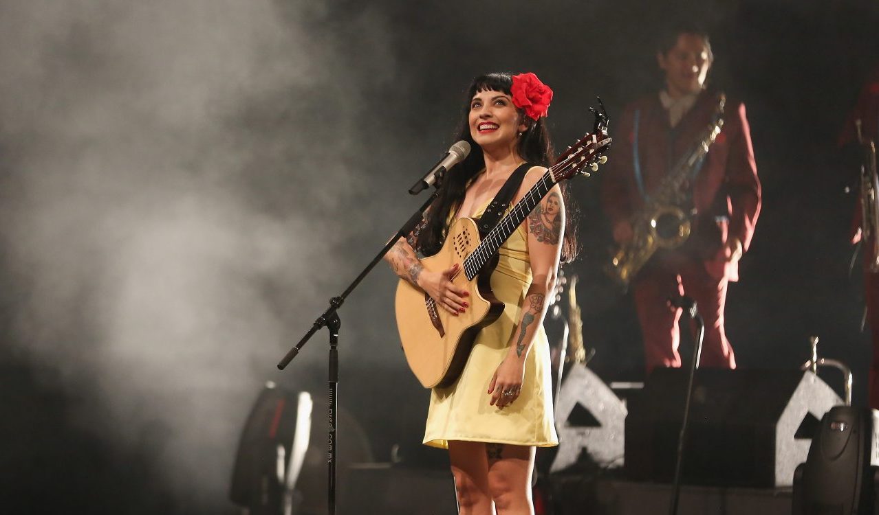 ¡mon Laferte Anuncia Nuevo Concierto En El Movistar Arena — Fmdos 