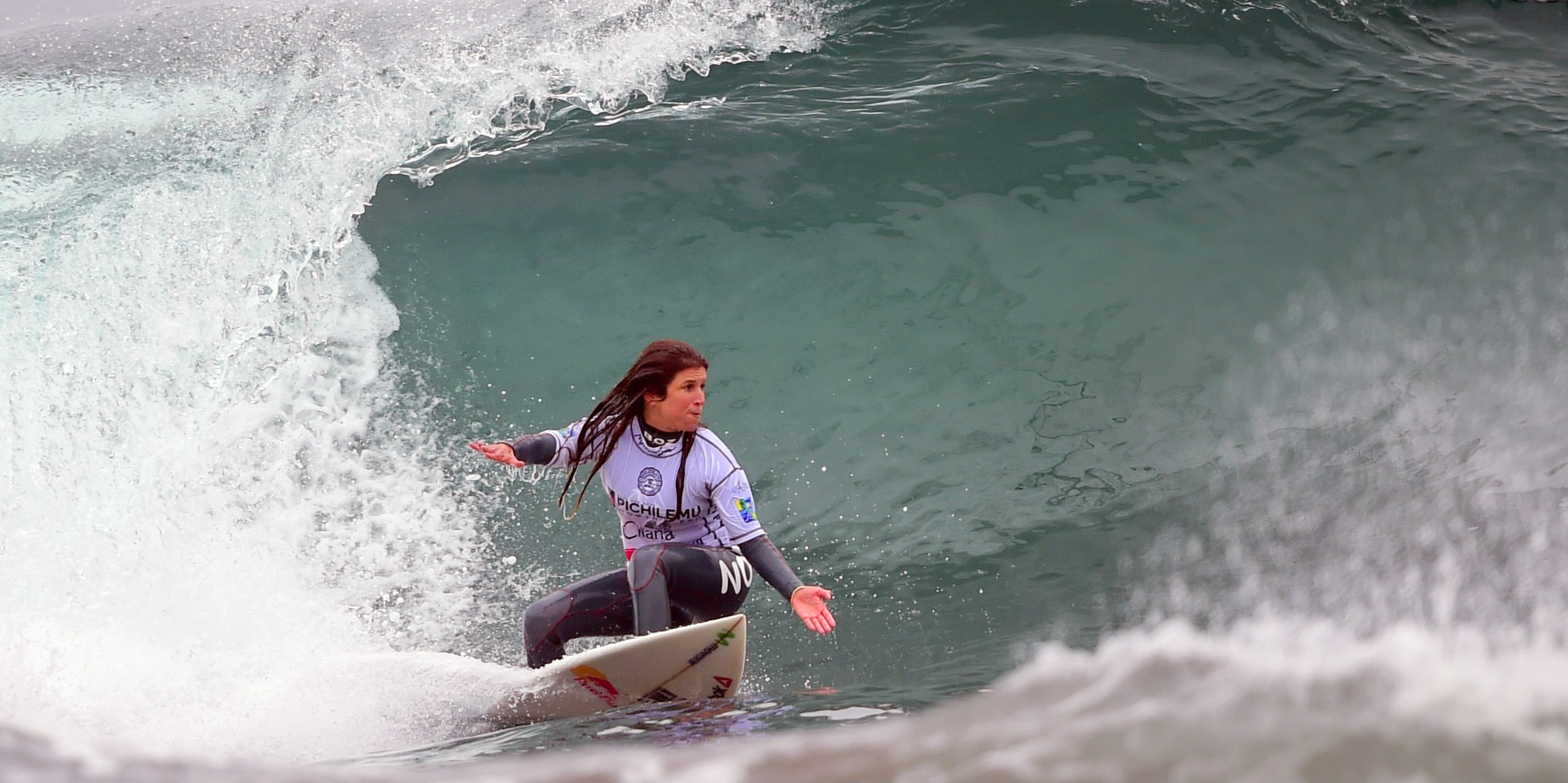 Conoce los detalles del mundial de surf que llega a Pichilemu — FMDOS