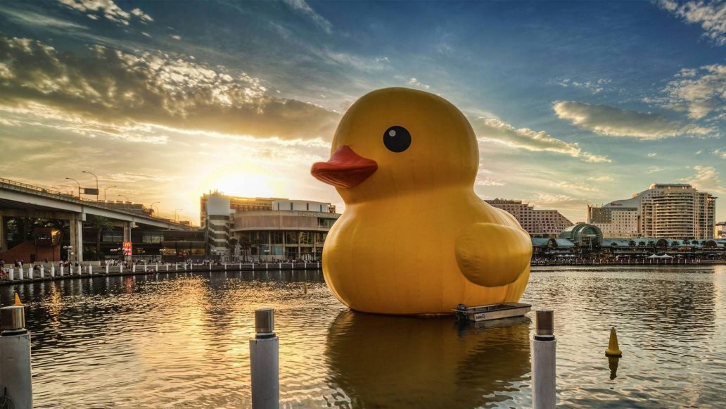 El pato de hule gigante tiene su propio juego y arrasa en la web — FMDOS