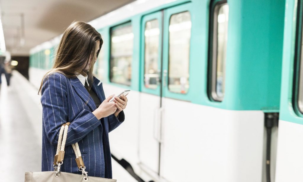 Mujer metro