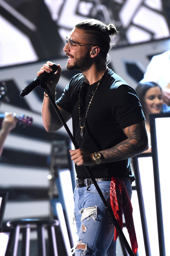 Maluma man bun