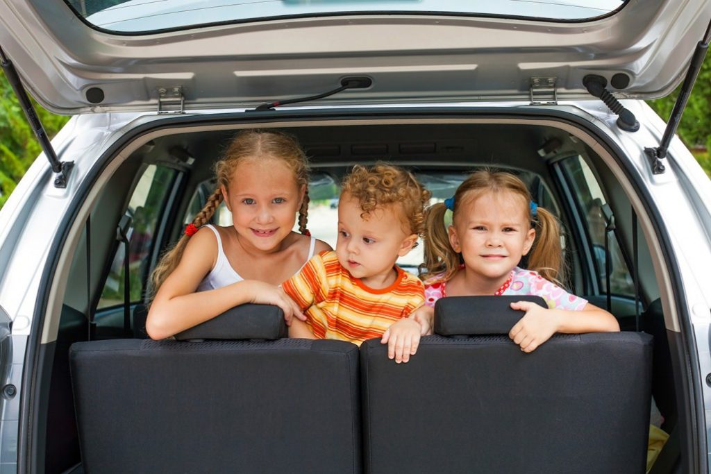 Consejos para un viaje seguro junto a los niños en auto