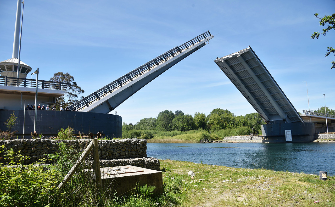 Puente Cau Cau