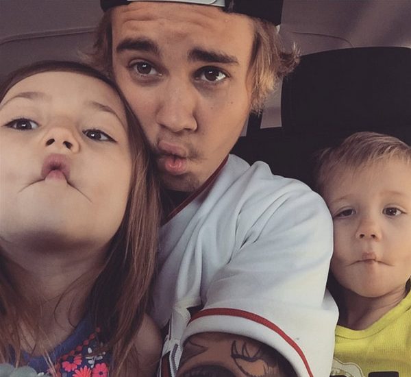 La tierna foto que compartió Justin Bieber de su recién nacida hermana