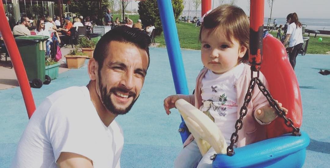 Mauricio Isla y su hija