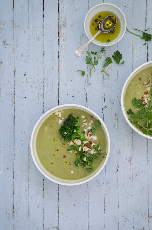 una rica sopa de brocoli