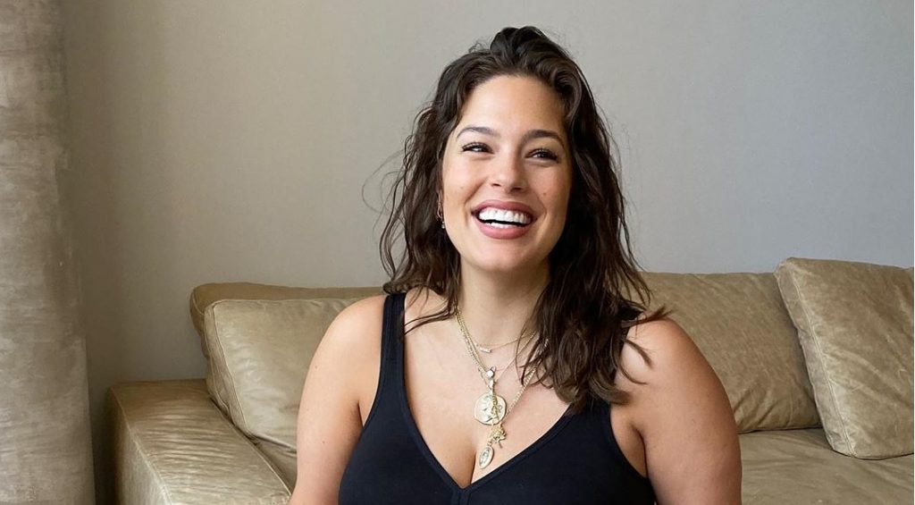 Ashley Graham Mostró Las Estrías Tras Su Embarazo Con Potente Imagen 9450