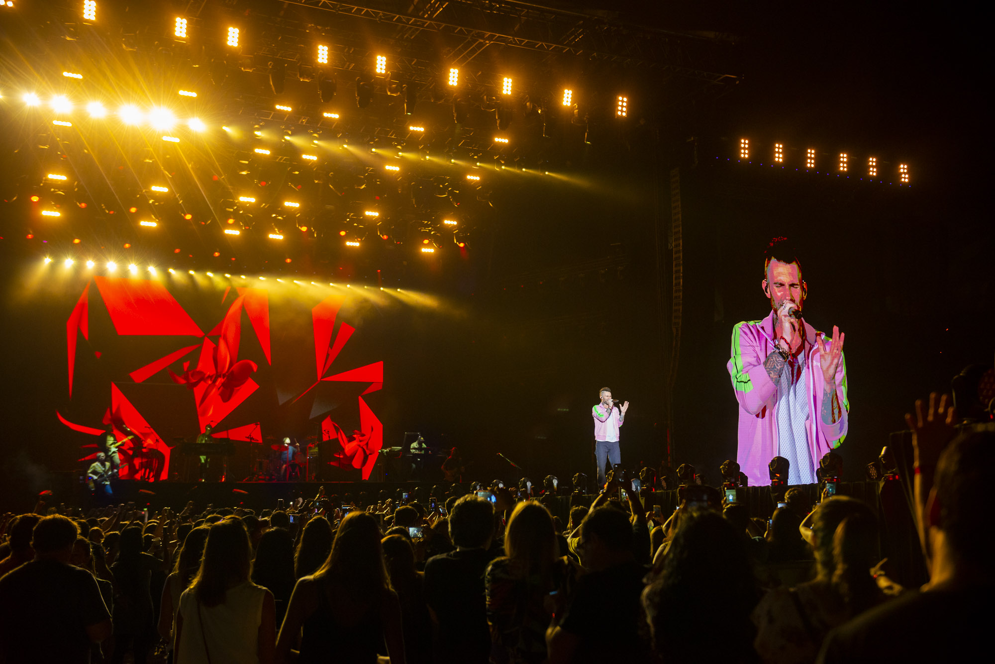 adam levine entregó un enérgico show en santiago 