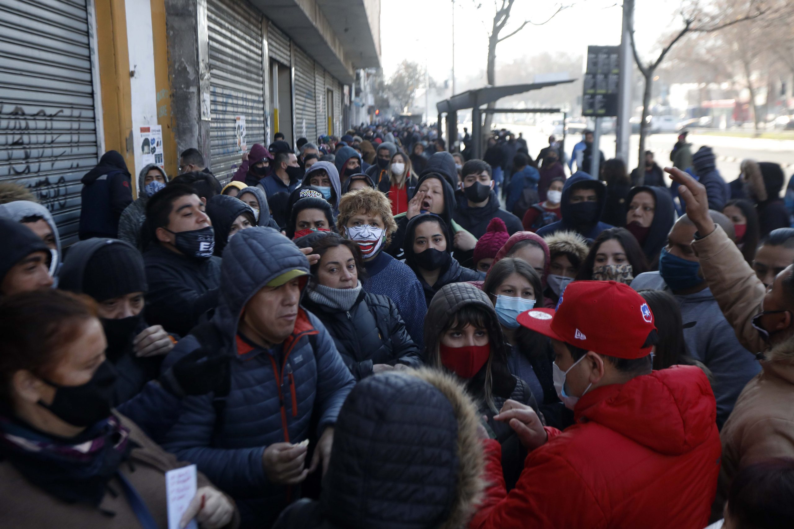 equipos de prensa agredidos por compradores en mall chino