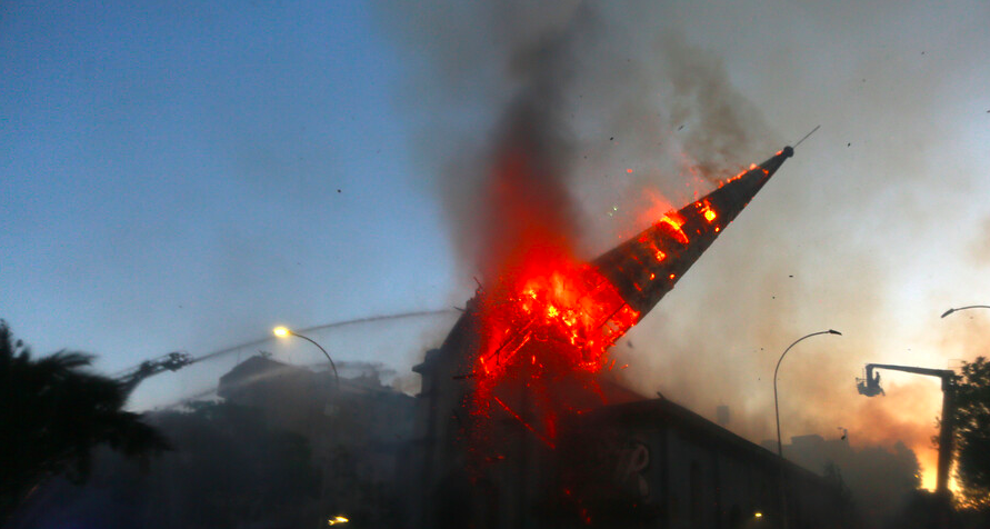 Incendio iglesia Carabineros