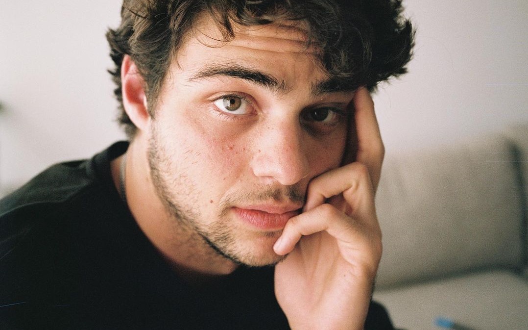 Noah Centineo Cuerpo Fisico