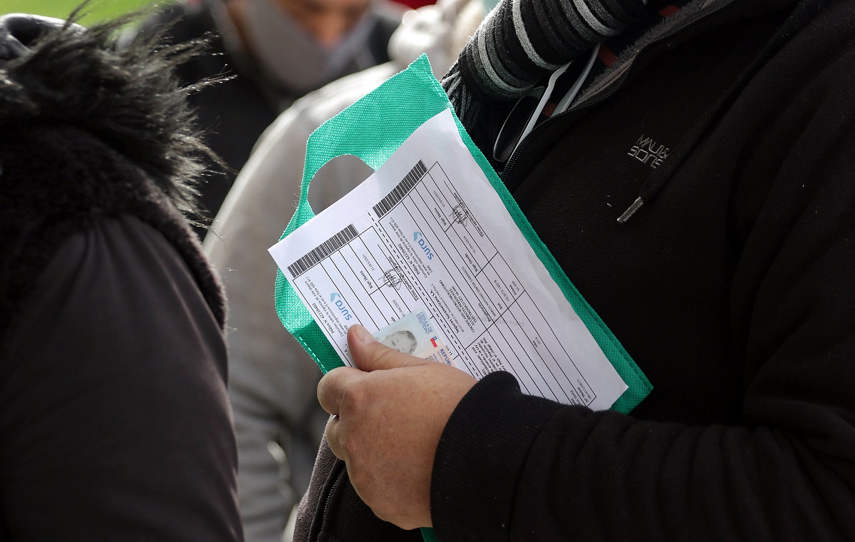 Largas Filas Para Pagar Permiso De Circulacion En Municipalidad De Puente Alto