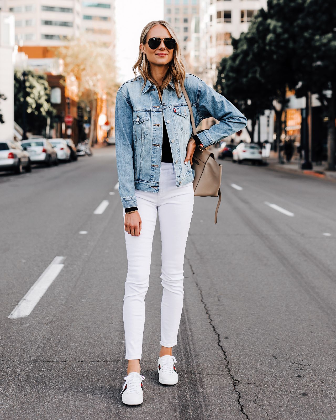 Moda & Estilo - Outfits Con Jeans Blancos🤍