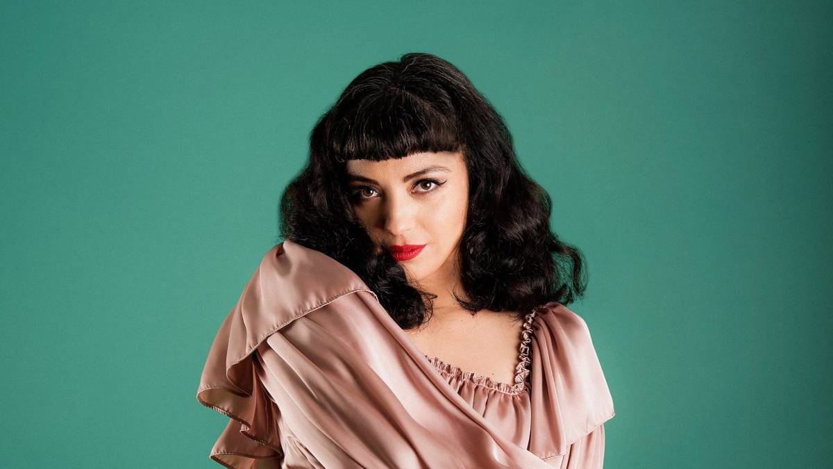 Mon Laferte Y Disco De Metallica