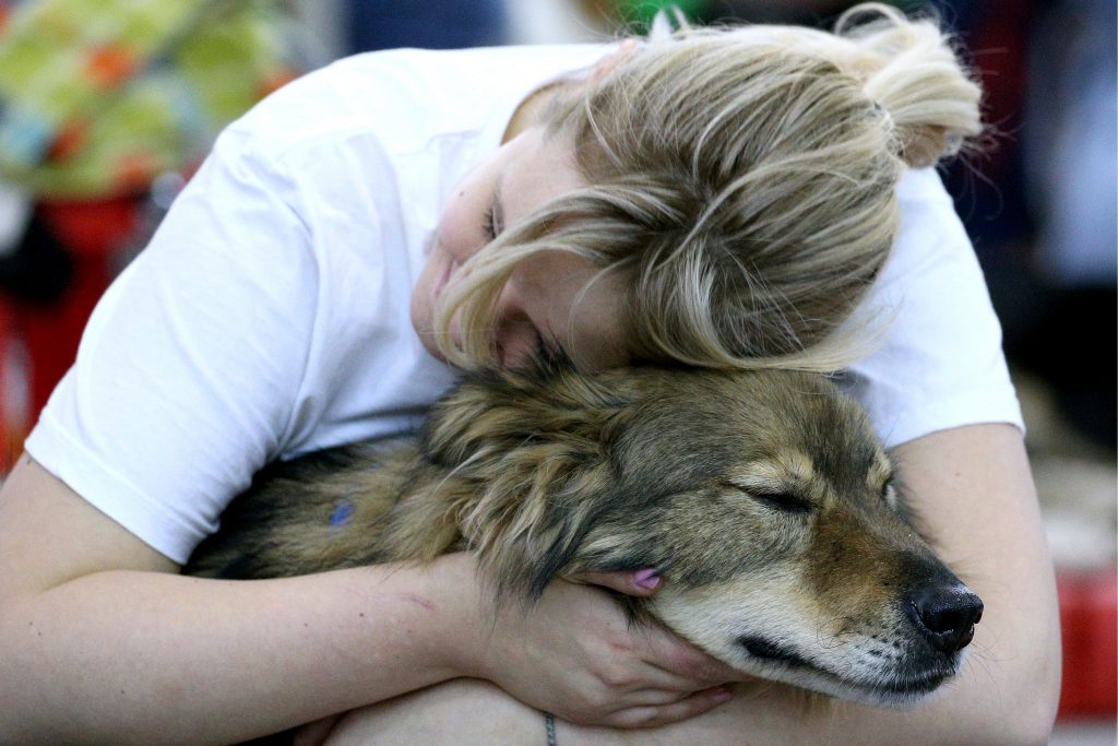 mujer encontró su perro