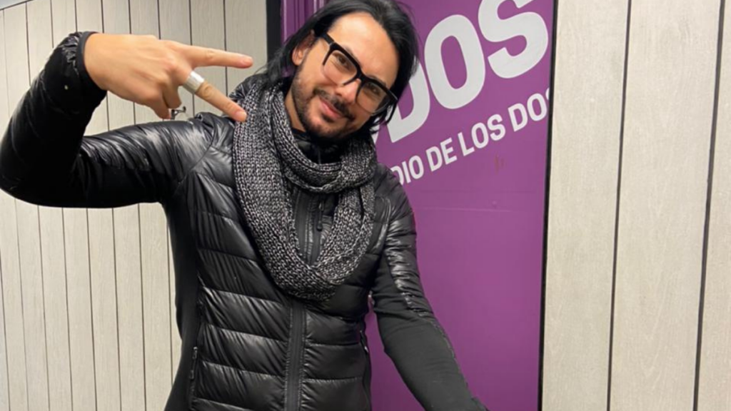 Beto Cuevas En FMDOS