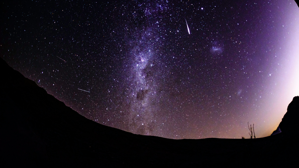 Lluvia De Estrellas En El Desierto De Atacama