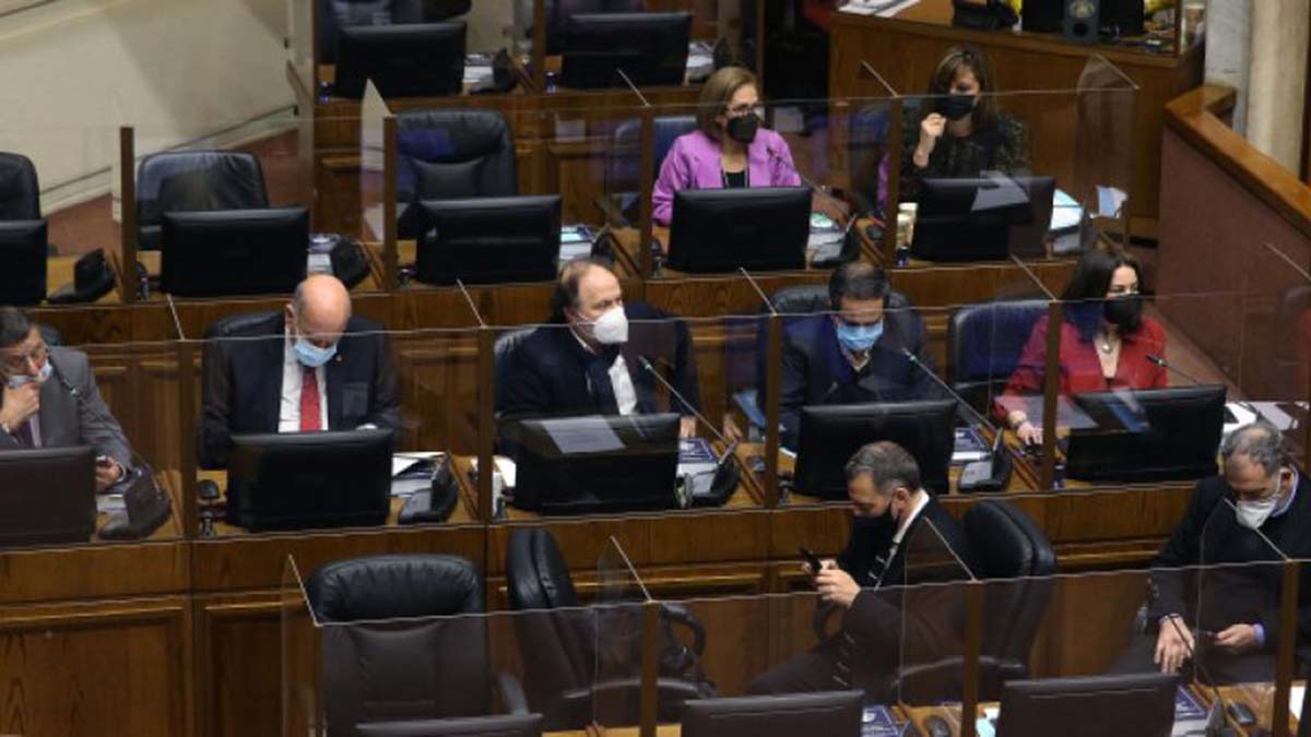 Senadores Discuten Cuarto Retiro