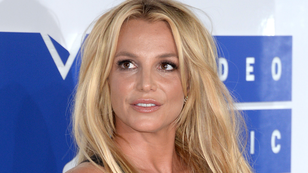 Britney Spears desafía la censura con sus nuevos desnudos FMDOS