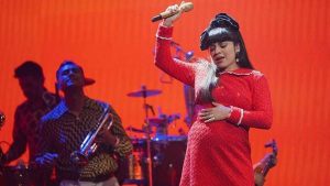 Mon Laferte Embarazo