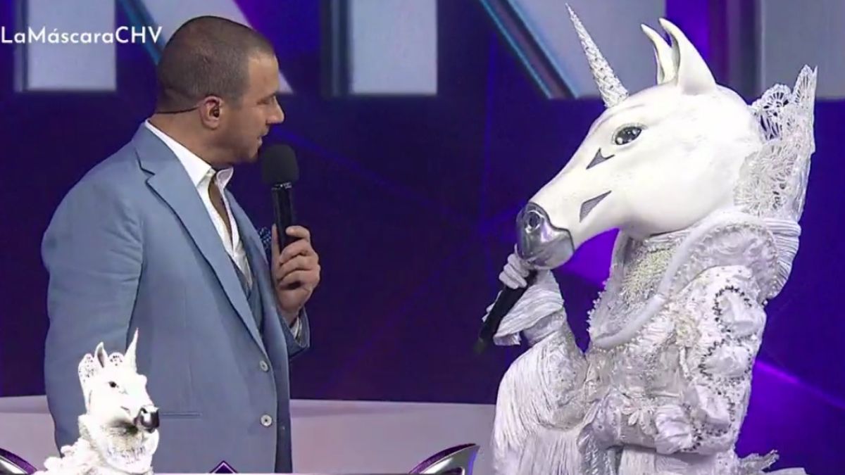 Quien Es La Mascara El Coqueteo De Unicornio A Julian Elfenbein