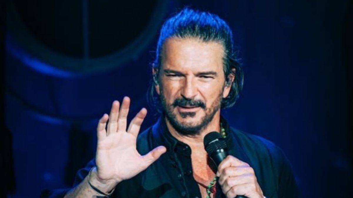 Ricardo Arjona Blanco Y Negro 2022