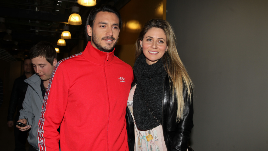 Mauricio Pinilla Y Gissella Gallardo