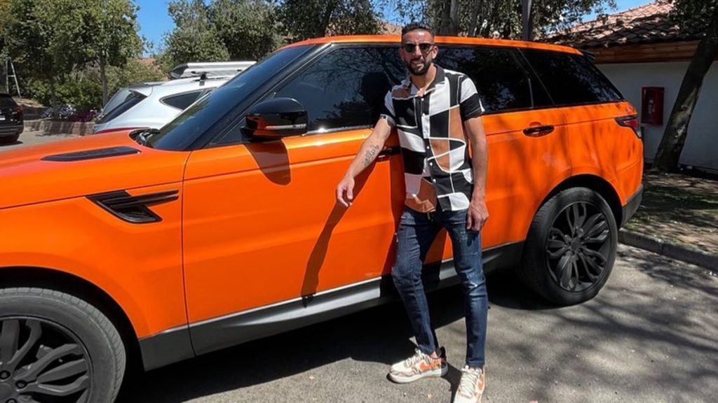 Mauricio Isla Camioneta Deportiva