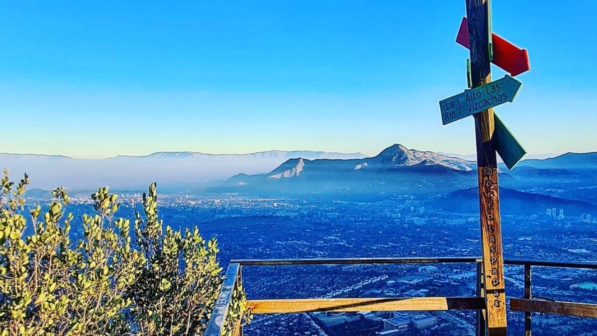 Un Trekking Fácil Con Una Vista Panorámica_ El Cerro Que Debes Visitar En Santiago