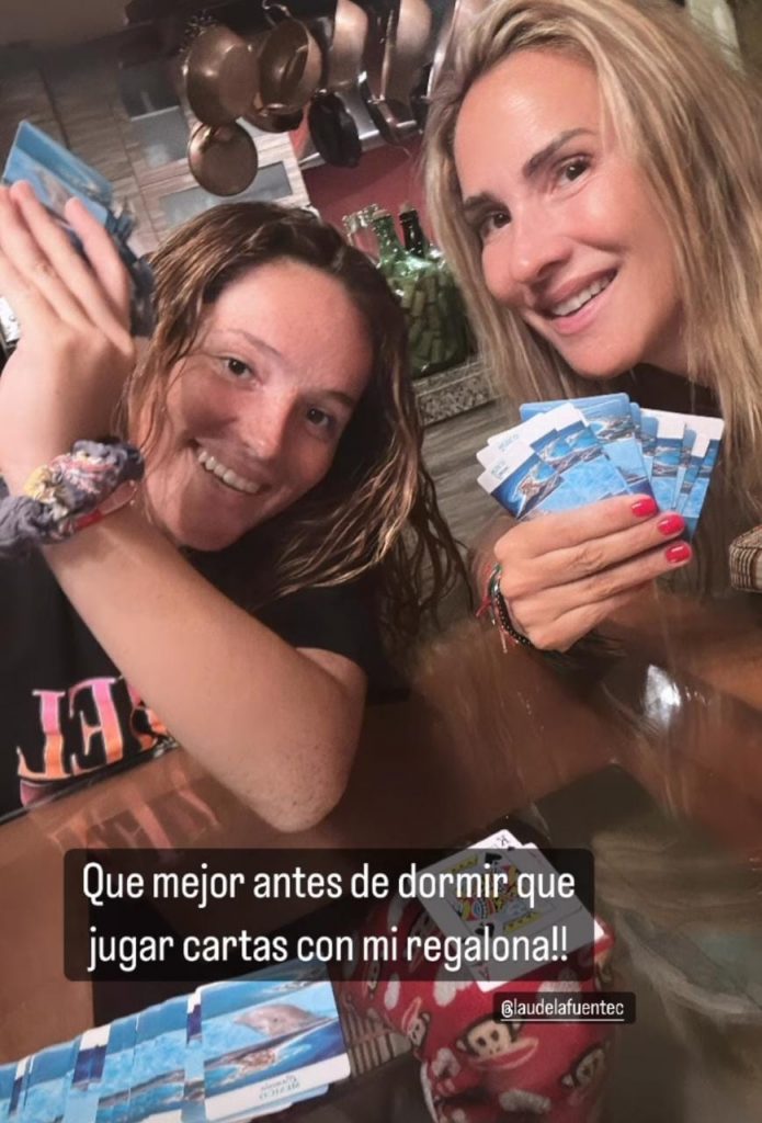 Angélica Castro junto a Laura de la Fuente