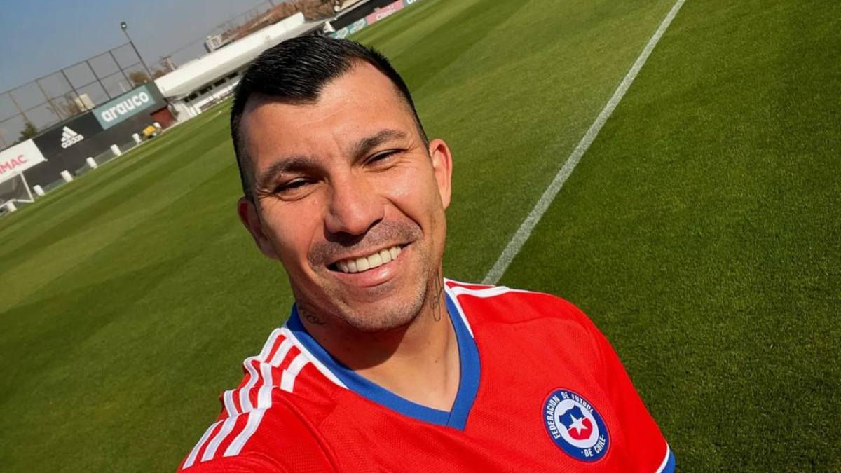 Gary Medel Y Sus Hijos