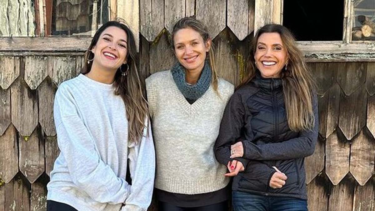 Carolina Arregui Y Sus Hijas