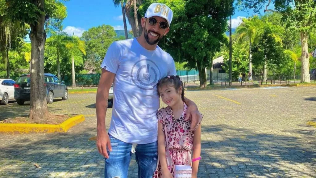 Mauricio Isla Hija (1)