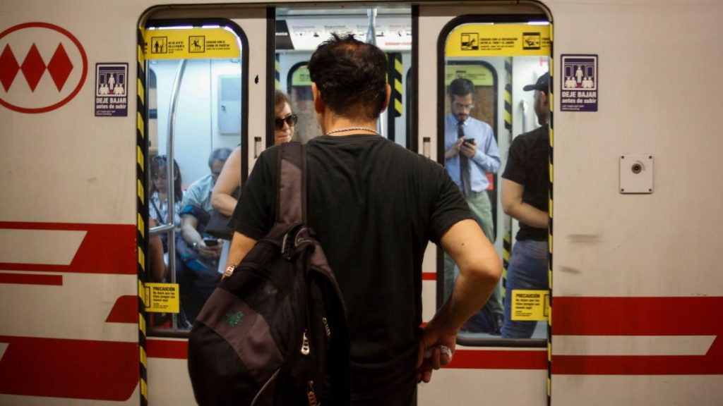 Metro De Santiago