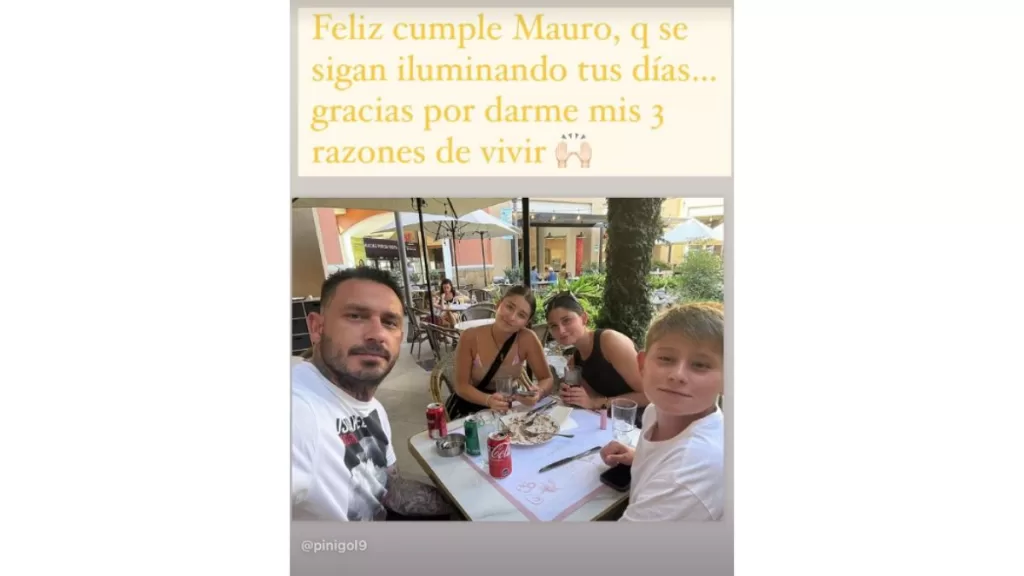 Mauricio Pinilla Y Sus Hijos