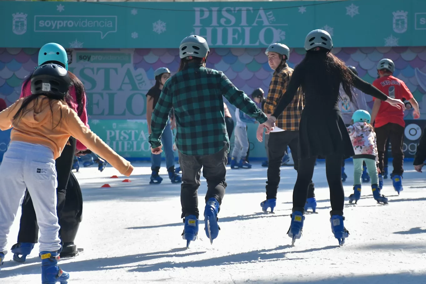 Municipio De Providencia Habilita Pista De Patinaje Sobre Hielo